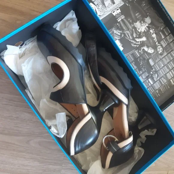 John Fluevog Beautiful Baby Janes - Picture 2 of 6